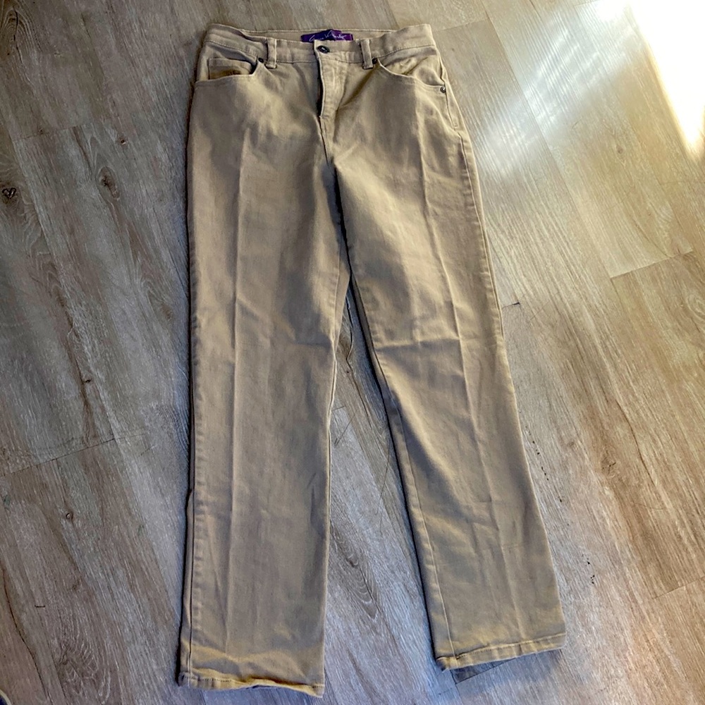 Beige jeans